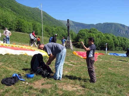 prez tire les ficelles