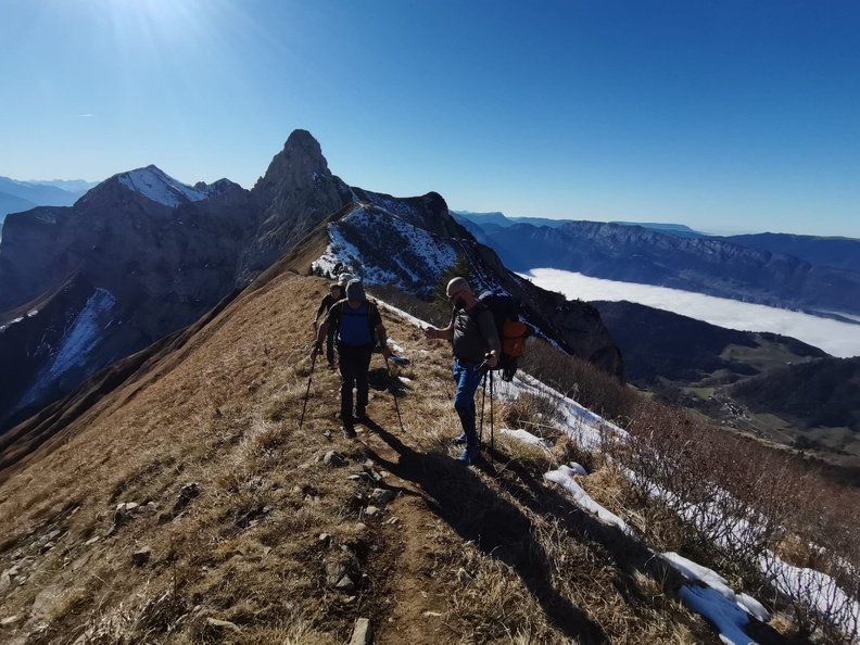 IMG-20211120-WA0025_copy_1920x1440